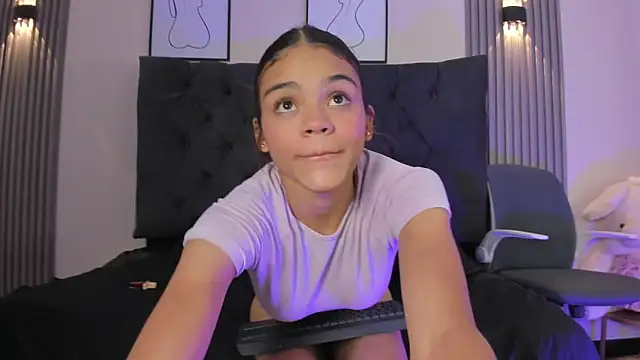 Anthonella_smiith's Live XXX Chat