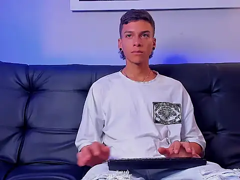 Noahh_Saky Webcam Show