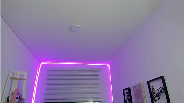 Sara_Red_X Live XXX-chat