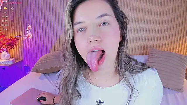 MiaBrokss_ Webcam Show