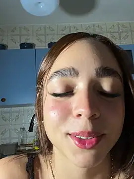 hottiee_melannie 现场XXX聊天