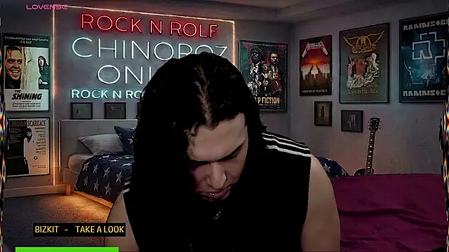 chino_roz Chat XXX in diretta