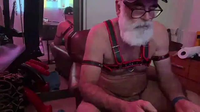 Živý XXX chat LeatherSdaddy