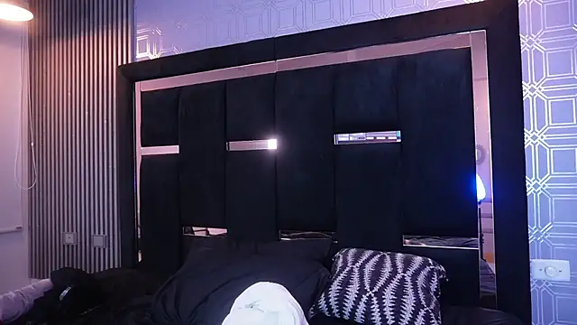 Dark_Eros_ Show in webcam