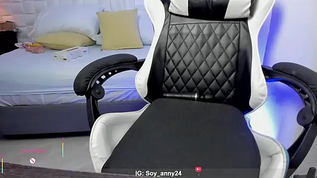 anny_rouse24 Adlı Modelin Canlı XXX Sohbeti