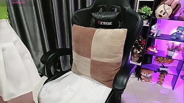 Yuki-yio Chat XXX in diretta