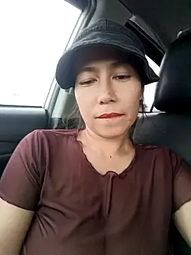 2HotAsain4u Show in webcam