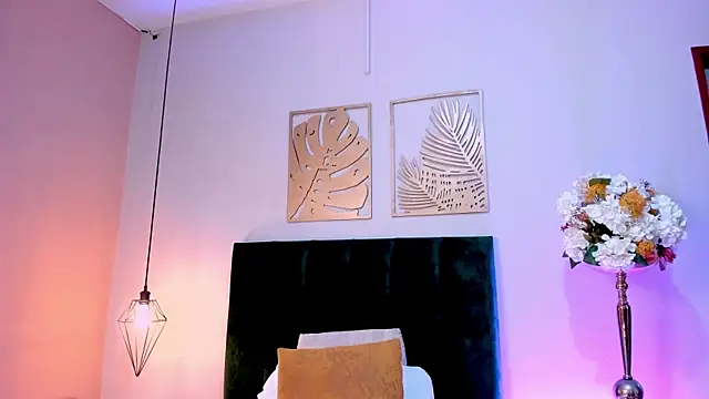 SofiHudson লাইভ XXX চ্যাট