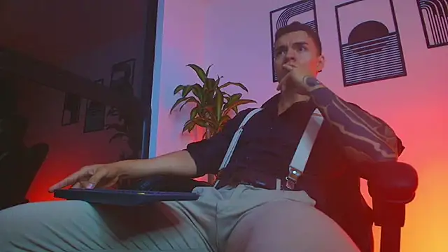 Онлайн чат XXX ALPHA_DOMINUS_