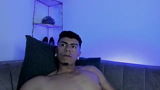 Chat XXX en directo de Thiago_teenboy66