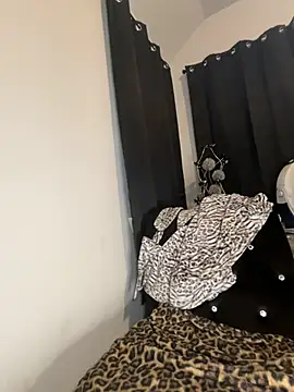 Fifty_Shades_Of_Redd's Live XXX Chat