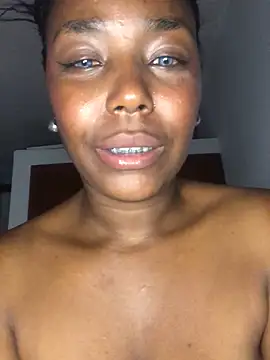 almaseductoraのライブXXXチャット