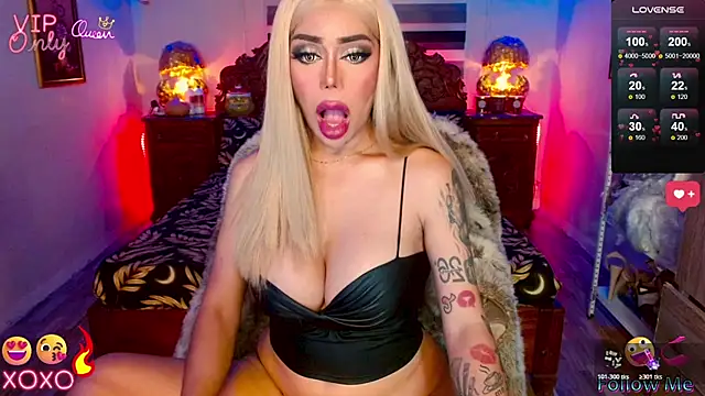 _QueenGoddess_: διαδικτυακό σόου στην κάμερα