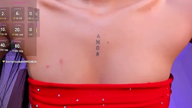 BellaConnorX élő XXX-chatje