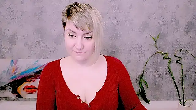 Djullia Live XXX-chat