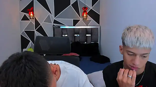 Juan_Nd_Steven's Live XXX Chat