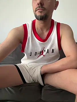 InsaneMatttのライブXXXチャット