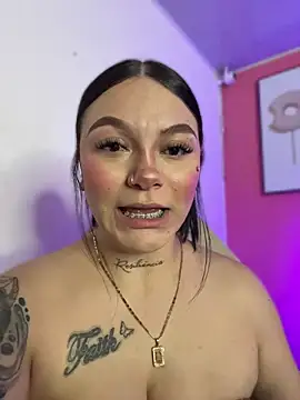 Megaan__More Adlı Modelin Canlı XXX Sohbeti