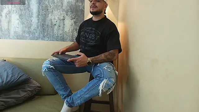 TROY_KIRK 即時 XXX 聊天