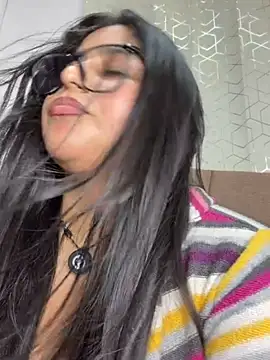 virginbrunette99's Live XXX Chat