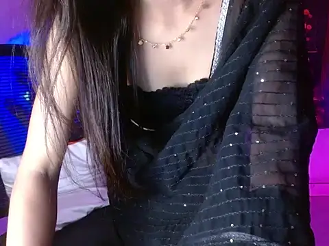 Онлайн чат XXX Roiseeee