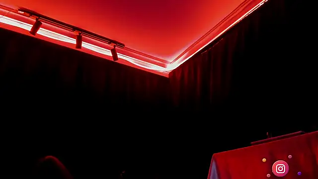 MiaKnox – webcam-show