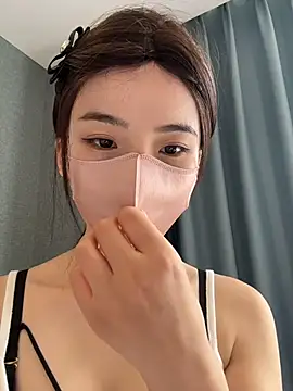 gougou13's Live XXX Chat