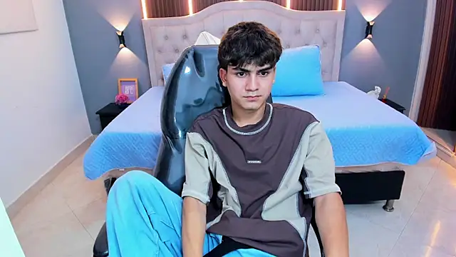 Tommy18__ 现场XXX聊天