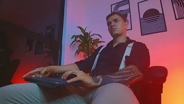 ALPHA_DOMINUS_: вебкам-шоу