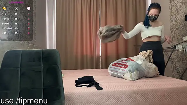 emily_is_here_'s Live XXX Chat