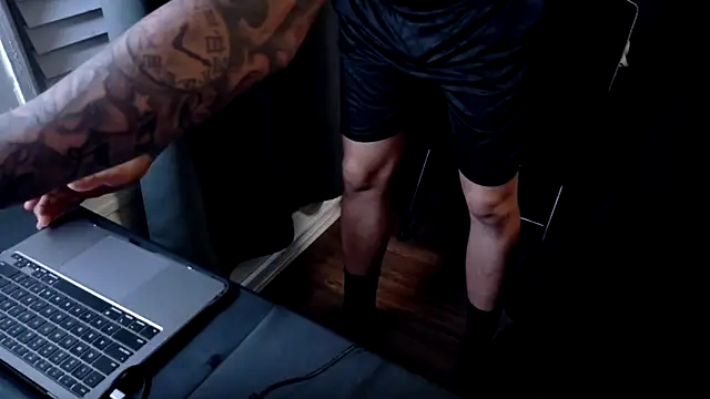 WyattBBC: вебкам-шоу