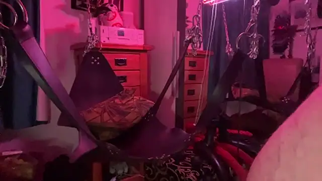 LeatherSdaddy Adlı Modelin Canlı XXX Sohbeti