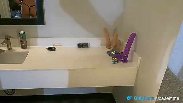 LucaFemme's Webcam Show