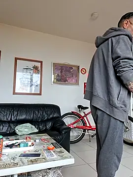 Czat XXX na żywo – Mr_Graffitimile