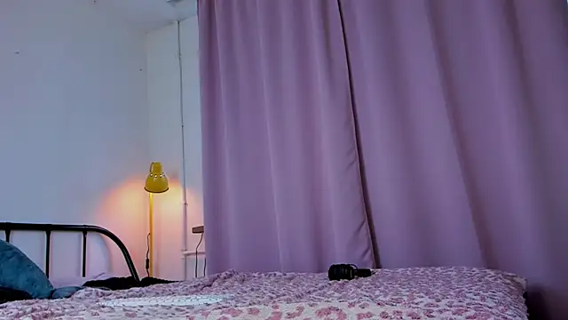 LiyaFly élő XXX-chatje