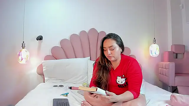 SabrinaVantress Adlı Modelin Canlı XXX Sohbeti