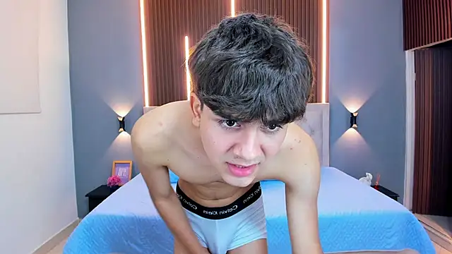 Tommy18__のライブXXXチャット