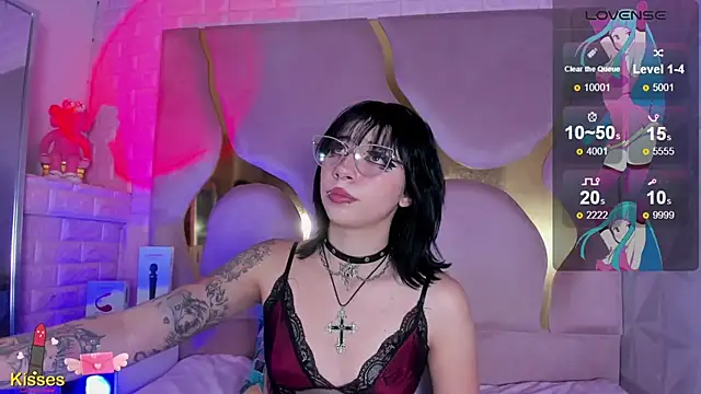 دردشة NaniiSisy الجنسية المباشرة