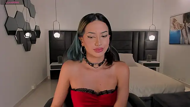 XXX chat uživo modela KayraLanne