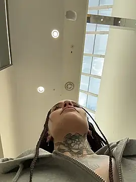 KishaMur Chat XXX in diretta