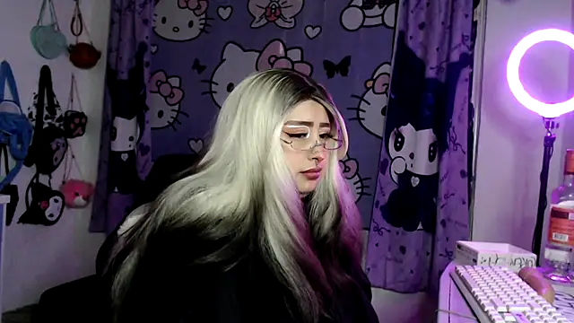 lussyevans24 Chat XXX in diretta