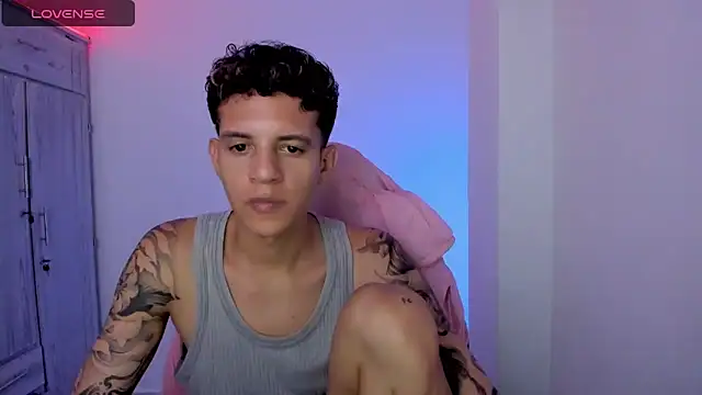 แชท XXX สดของ tylernova