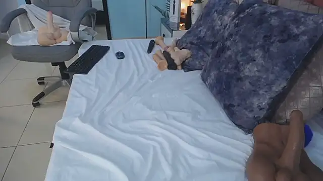 nana_levy's Live XXX Chat