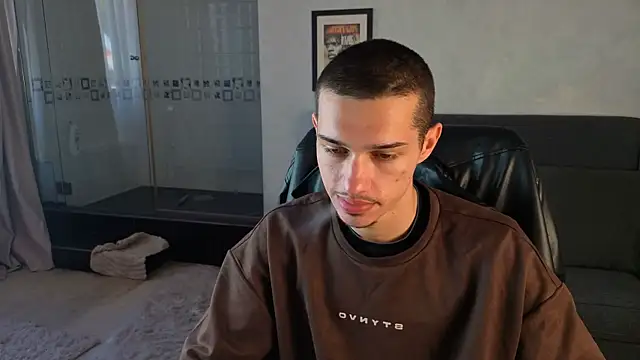 Chatroom XXX en direct de KaydenDrew