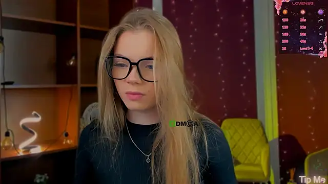 Онлайн чат XXX maddy_moah