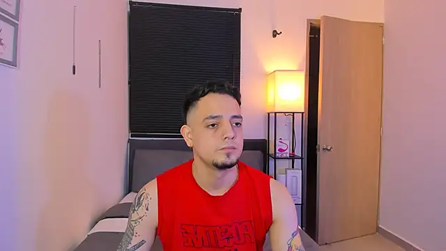 alejandro_calderon1 即時 XXX 聊天