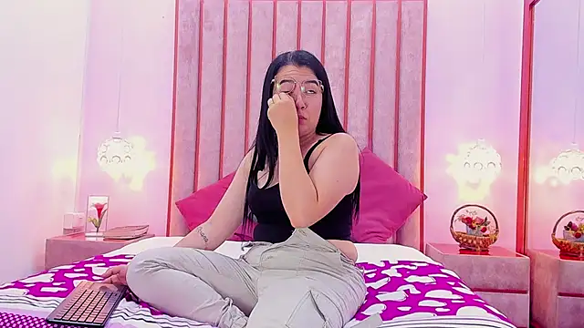 ChloeAshdord's Live XXX Chat