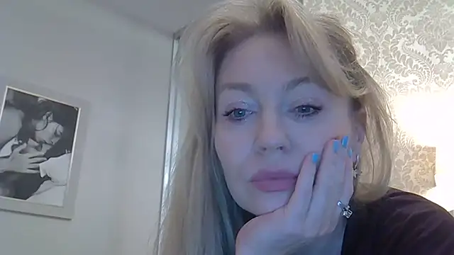 ZarinaSwift Adlı Modelin Canlı XXX Sohbeti