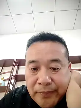 LL-2026xxx: διαδικτυακό σόου στην κάμερα