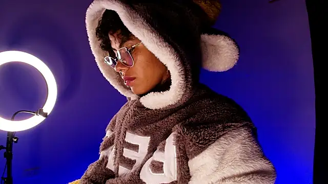 Živý XXX chat Canela_Osada_